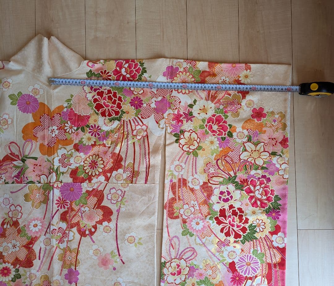 華やかでかわいい花柄 クリームピンクの振袖と小物フルセット バック 草履 髪飾り