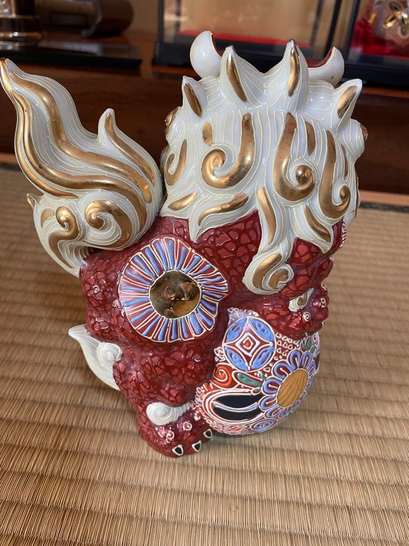 九谷焼　陶器製　獅子の置物 赤・白・金　紅白　工芸品　アンティーク　おめでたい