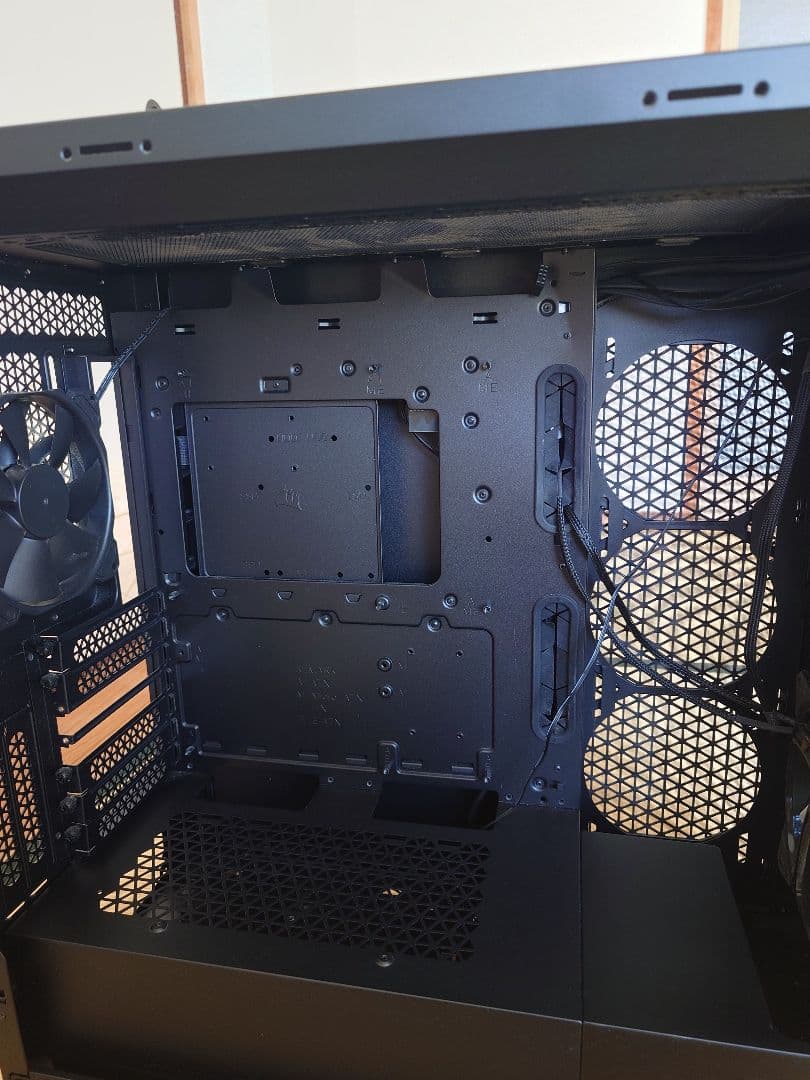 Corsair 5000D Airflow強化ガラスPCケースARGBファン付き