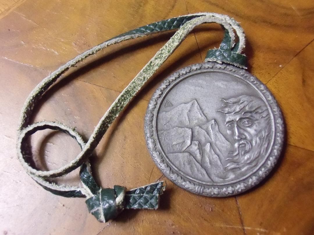 Öオーストリア軍？＊山のお守り＊ペンダント（実物）