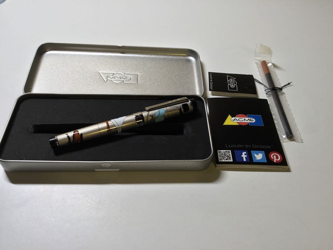 アクメ／ボールペン　イームズチェア