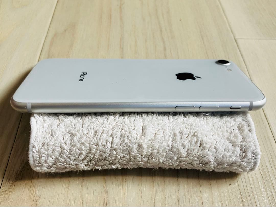 iPhone 8 スペースグレイ 64GB 動作確認済