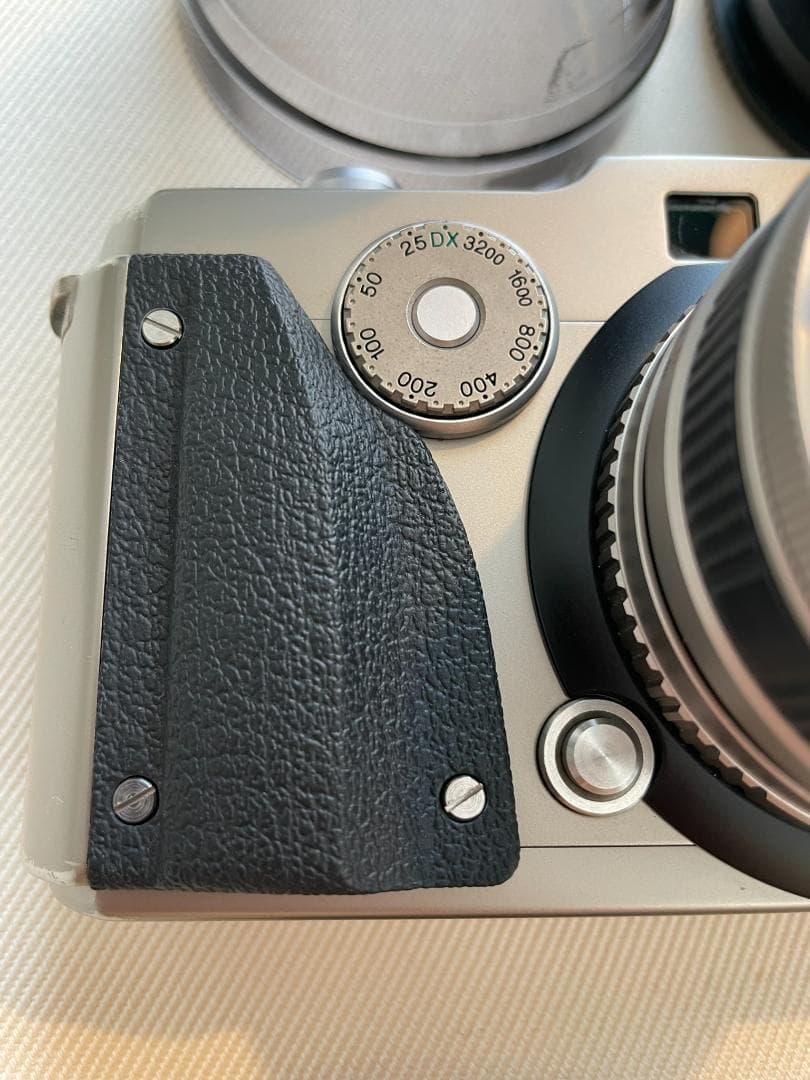 Fujifilm TX-1 + 45mm F/4 + 90mm F/4 作例あり