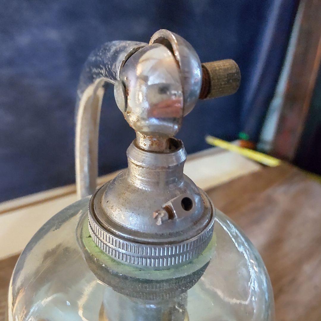 西洋アンティーク～おしゃれなガラス、フリル乳白色～スタンド