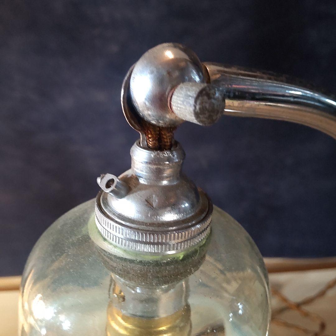 西洋アンティーク～おしゃれなガラス、フリル乳白色～スタンド