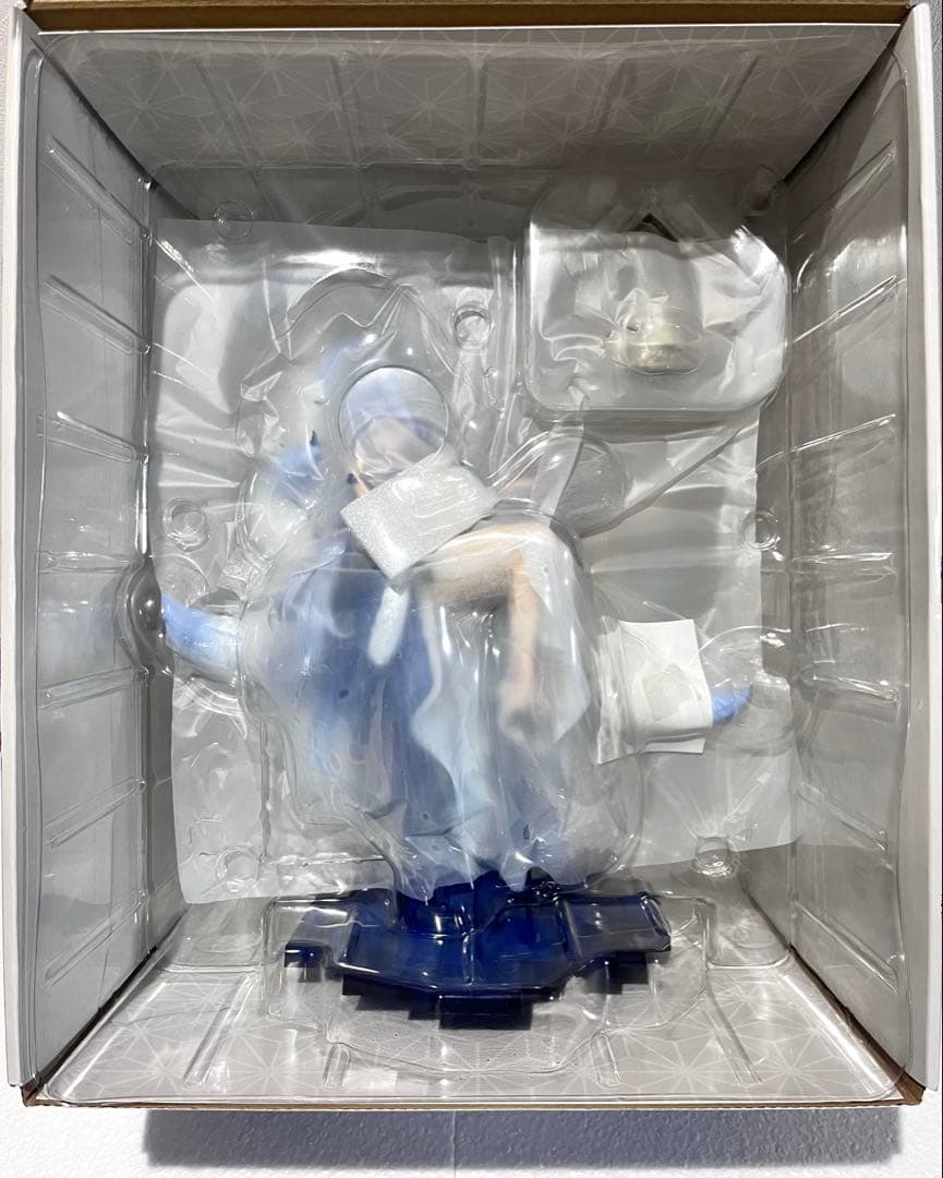 アズールレーン 信濃満ち欠ける朧月 1/7スケール フィギュア