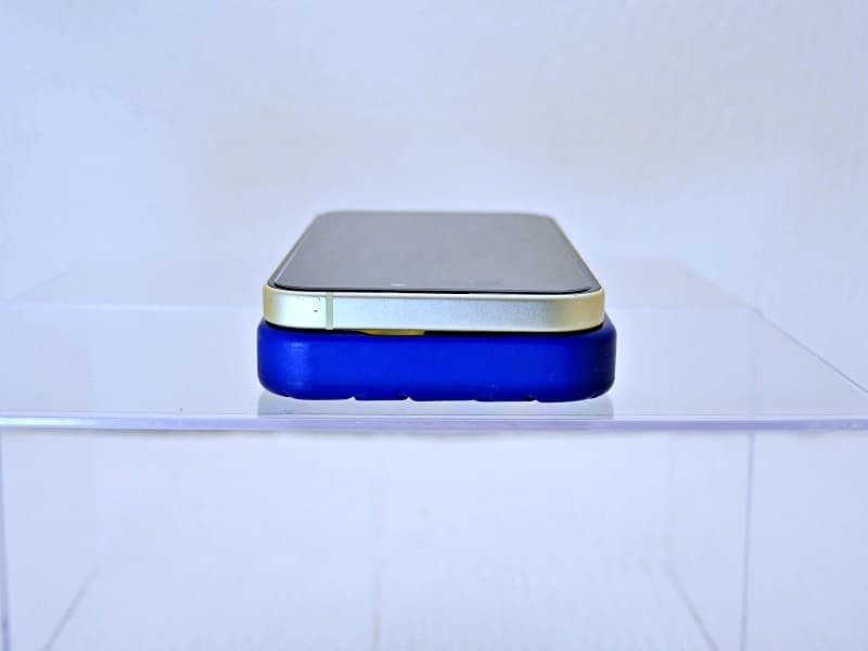 ⭐️美品　ボッテガヴェネタ　iPhone シリコンスマホケース　カバー　ブルー