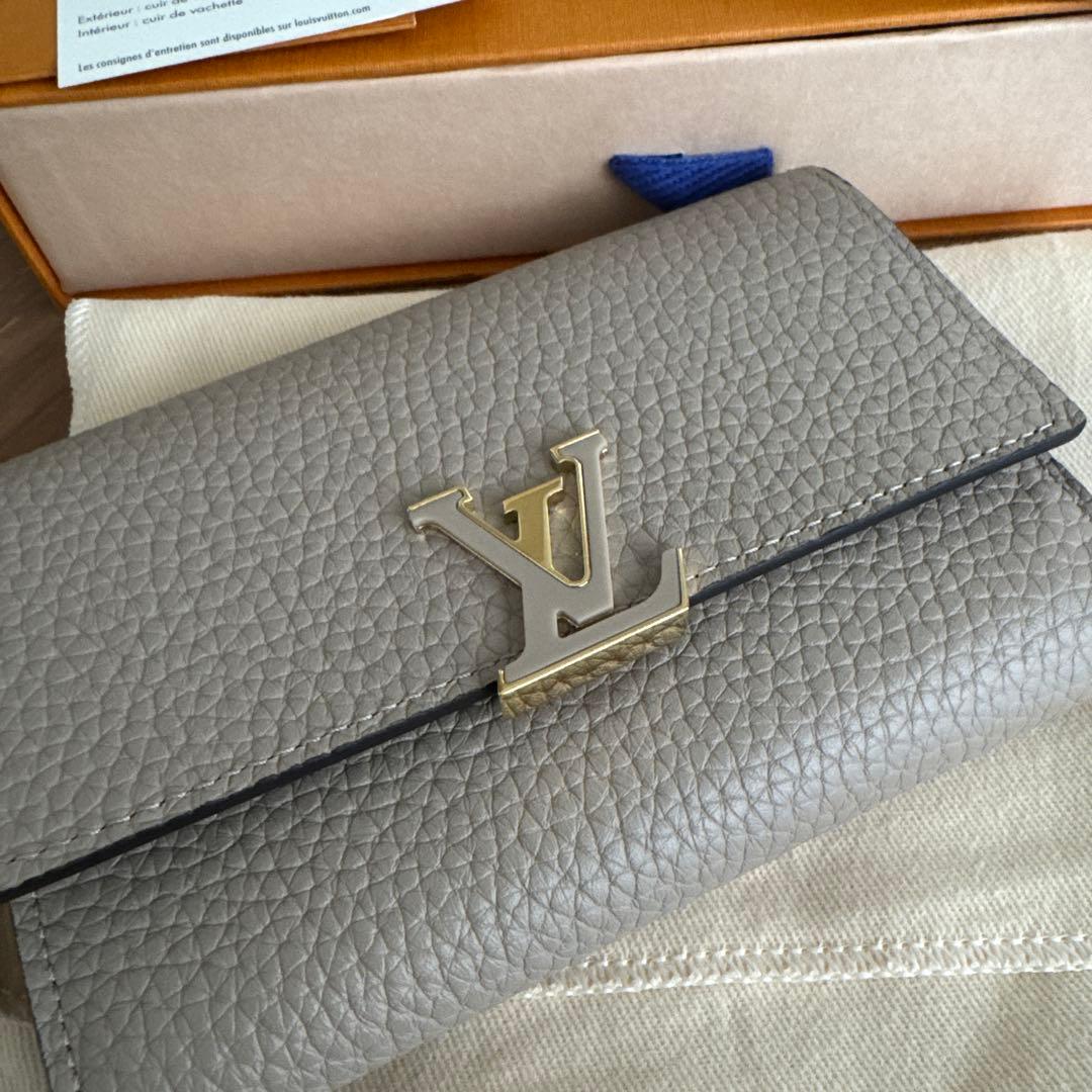 限定値下げ⭐︎新品未使用品⭐︎ポルトフォイユ・カプシーヌ コンパクト