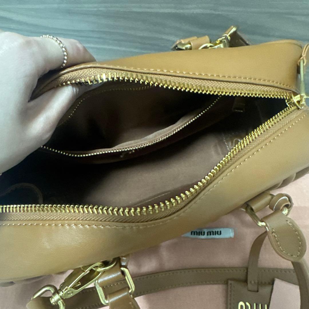 miu miu ブラウン キルティングショルダーバッグ