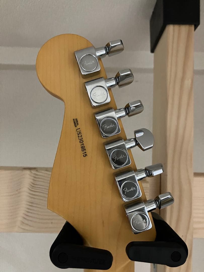 再出品　Fender American Professional II ストラト