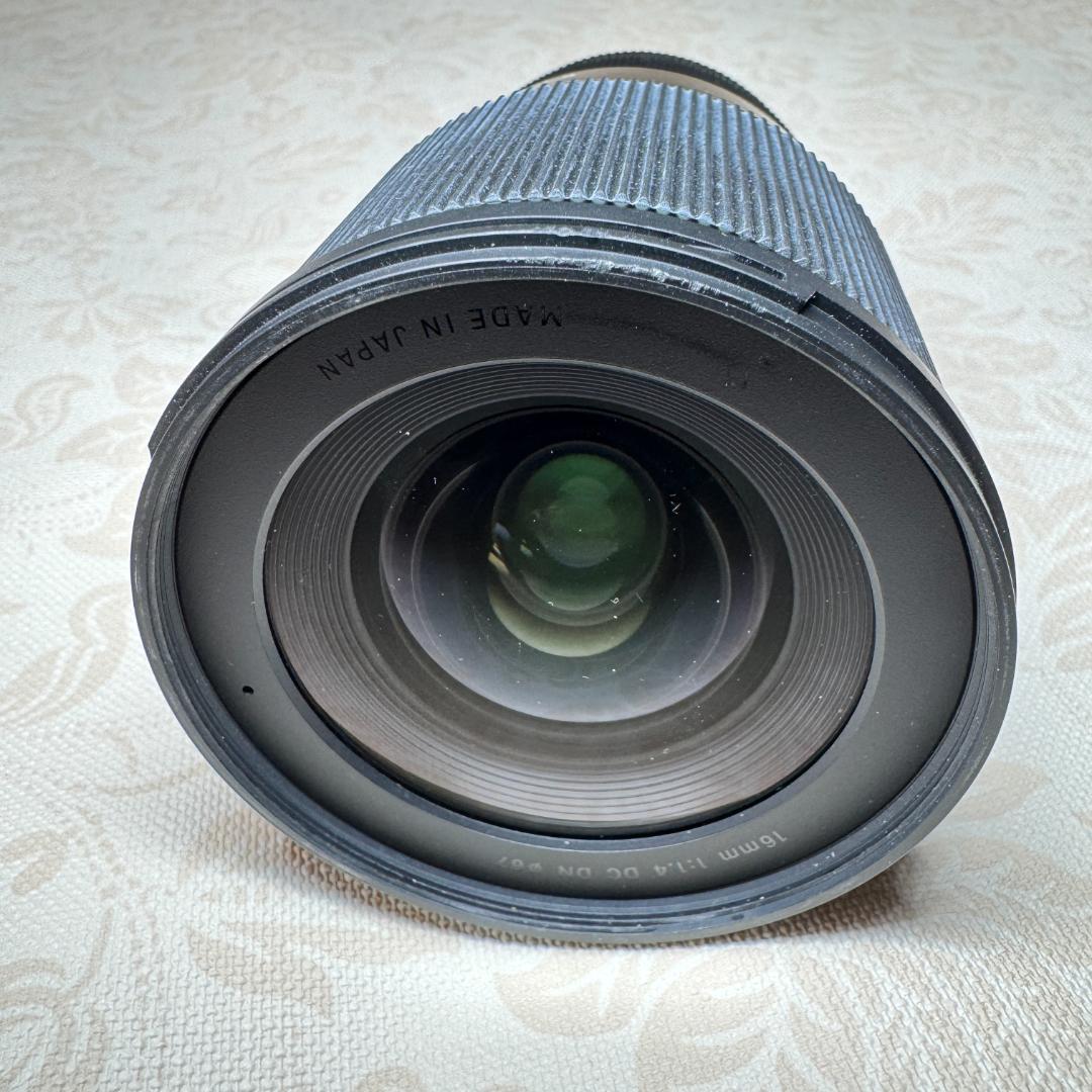 送料無料！！中古品 SIGMA 16mm F1.4 DC DN Eマウント