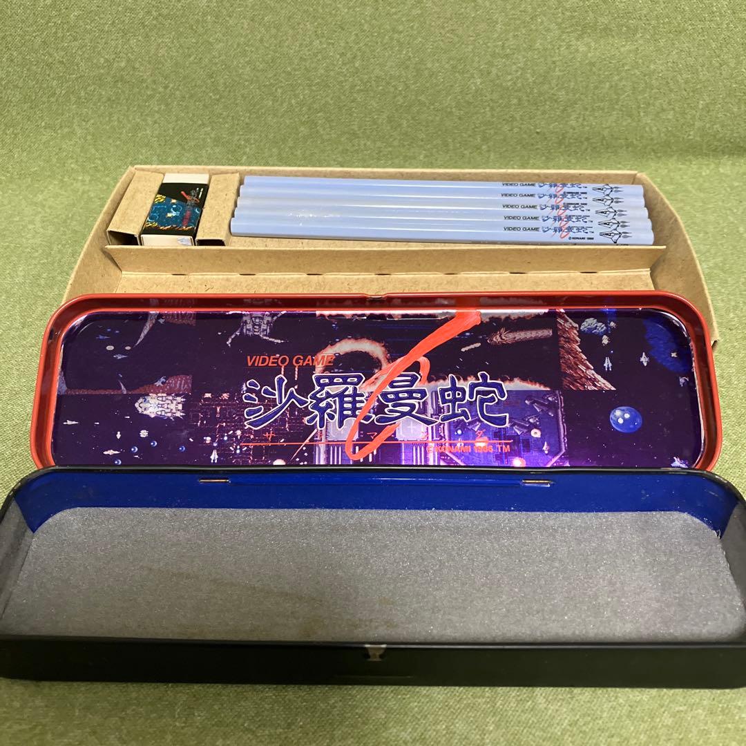 沙羅曼蛇　缶ペンケース・鉛筆・消しゴム（電波新聞社） 超レアな美品です。