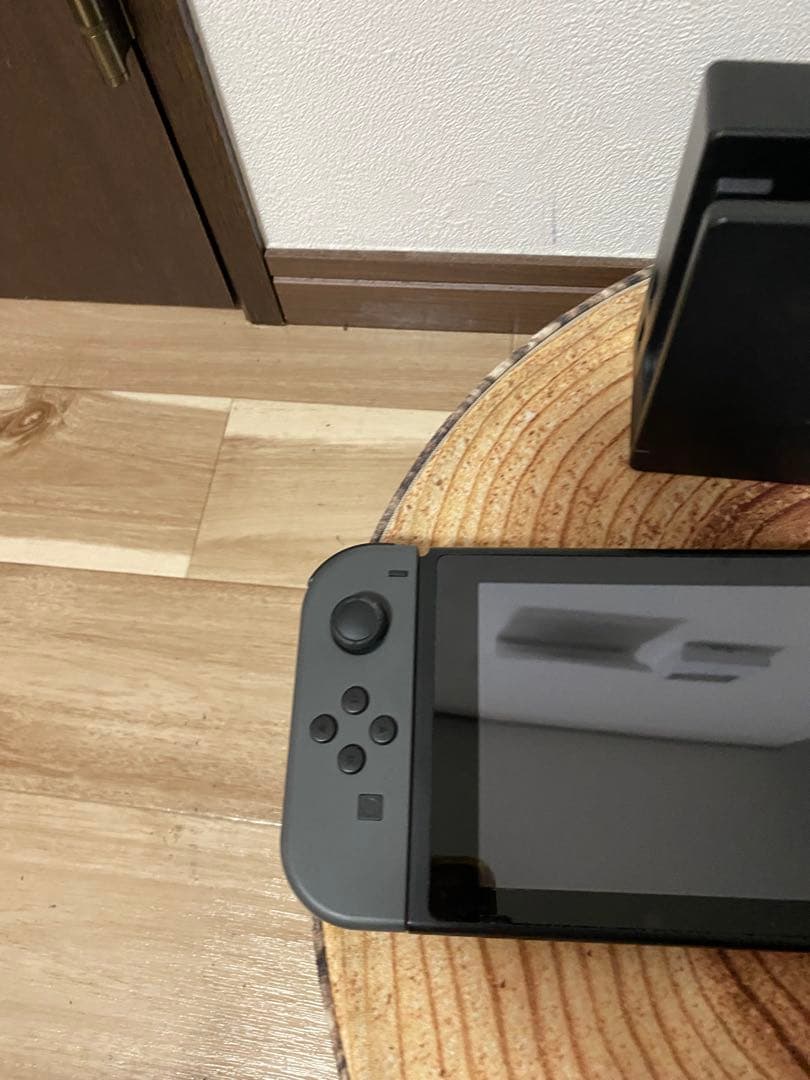 海外版　Nintendo Switch ニンテンドースイッチ本体　グレー　箱無し