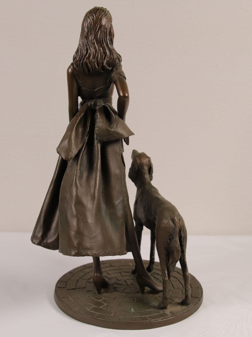 高岡銅器 ブロンズ像「街角」高さ33cm 美人像 女性 犬 洋風置物 M879