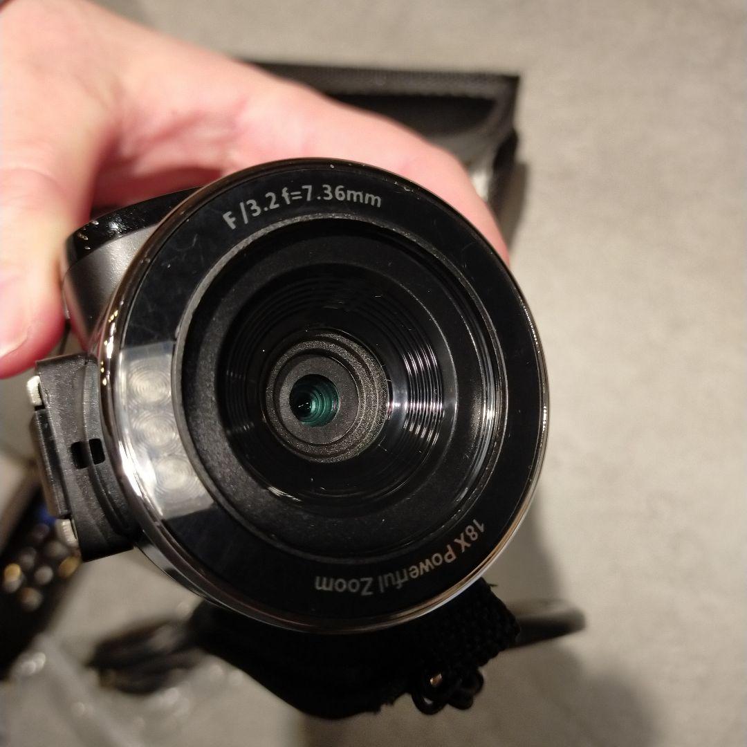 4Kカメラ　ビデオカメラ　18X タッチパネル　ハンディ