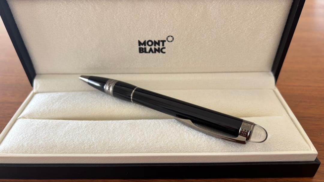 新品箱入り MONTBLANC 黒 スターウォーカーボールペン