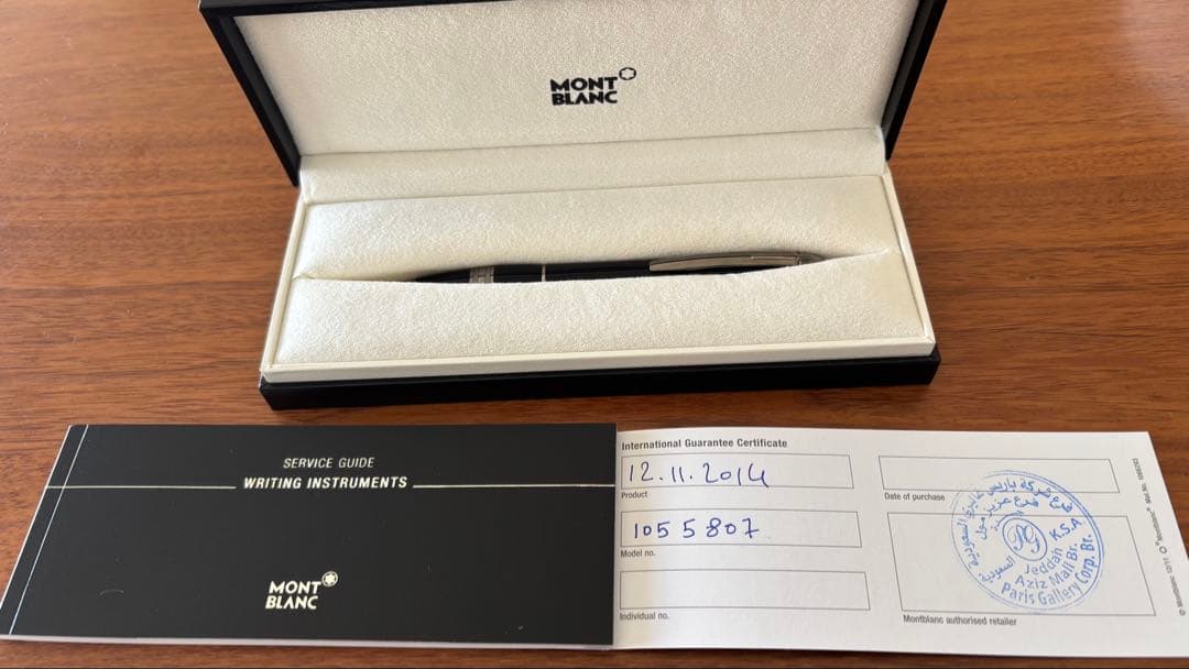 新品箱入り MONTBLANC 黒 スターウォーカーボールペン