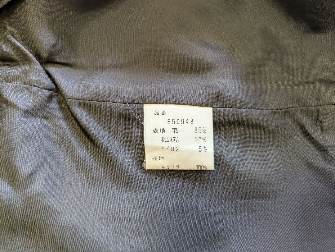 BBCOの黒のラメ入りのベストとパンツのセットアップスーツ