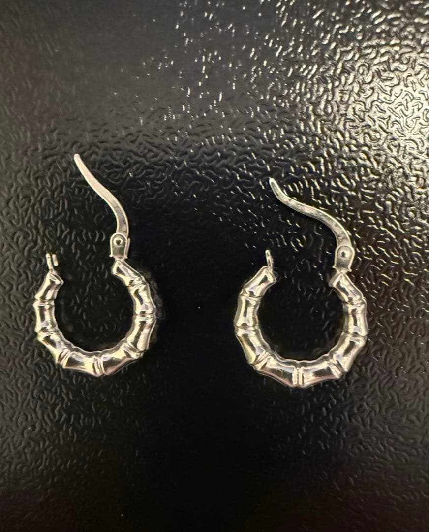 【専用袋あり】K18 WG 750刻印 Italy ウノアエレ　バンブーピアス