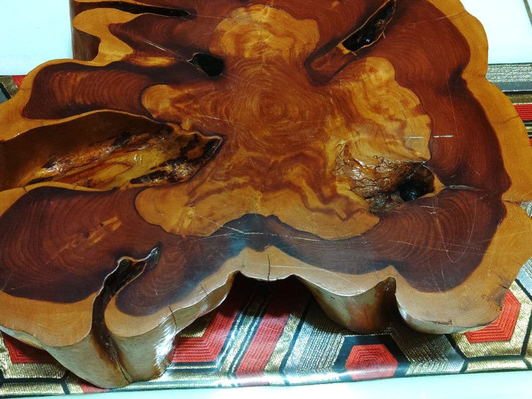 無垢木材　花台　大迫力切り株　かわいい木製オブジェ　木の温もり　年輪　精霊宿る