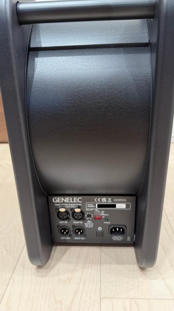 【最終価格】GENELEC 7040APM スタジオサブウーファー