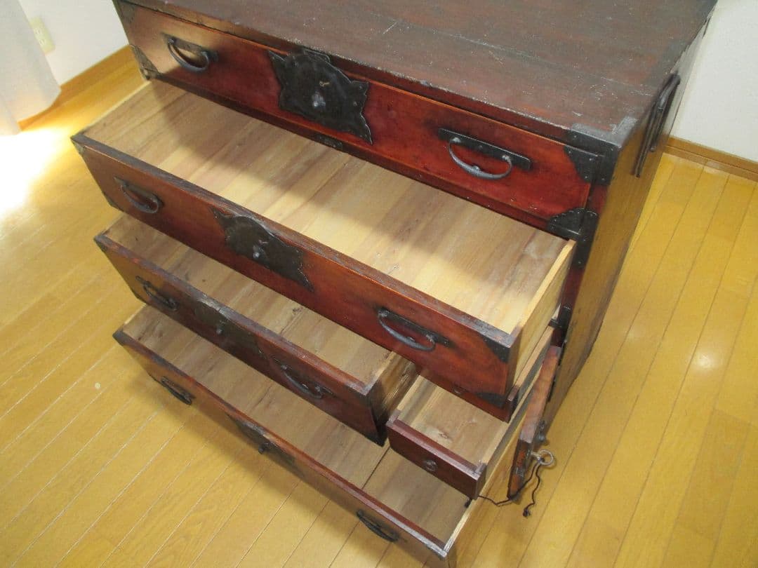 木製アンティーク箪笥