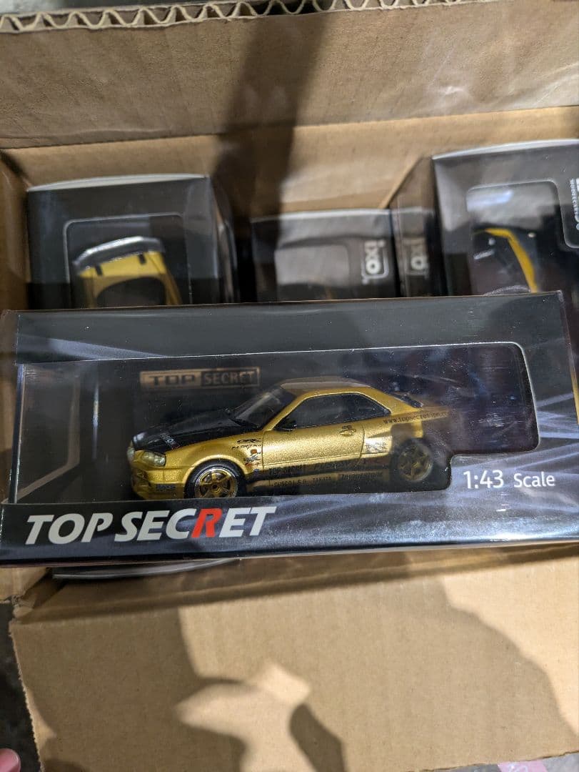 TOP SECRET R34 Gold 1/43 スケールモデル