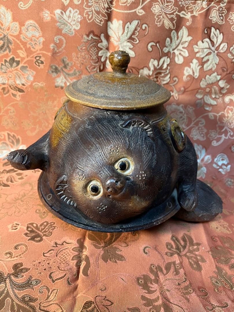 信楽焼　たぬきの置物　分福茶釜　タヌキ