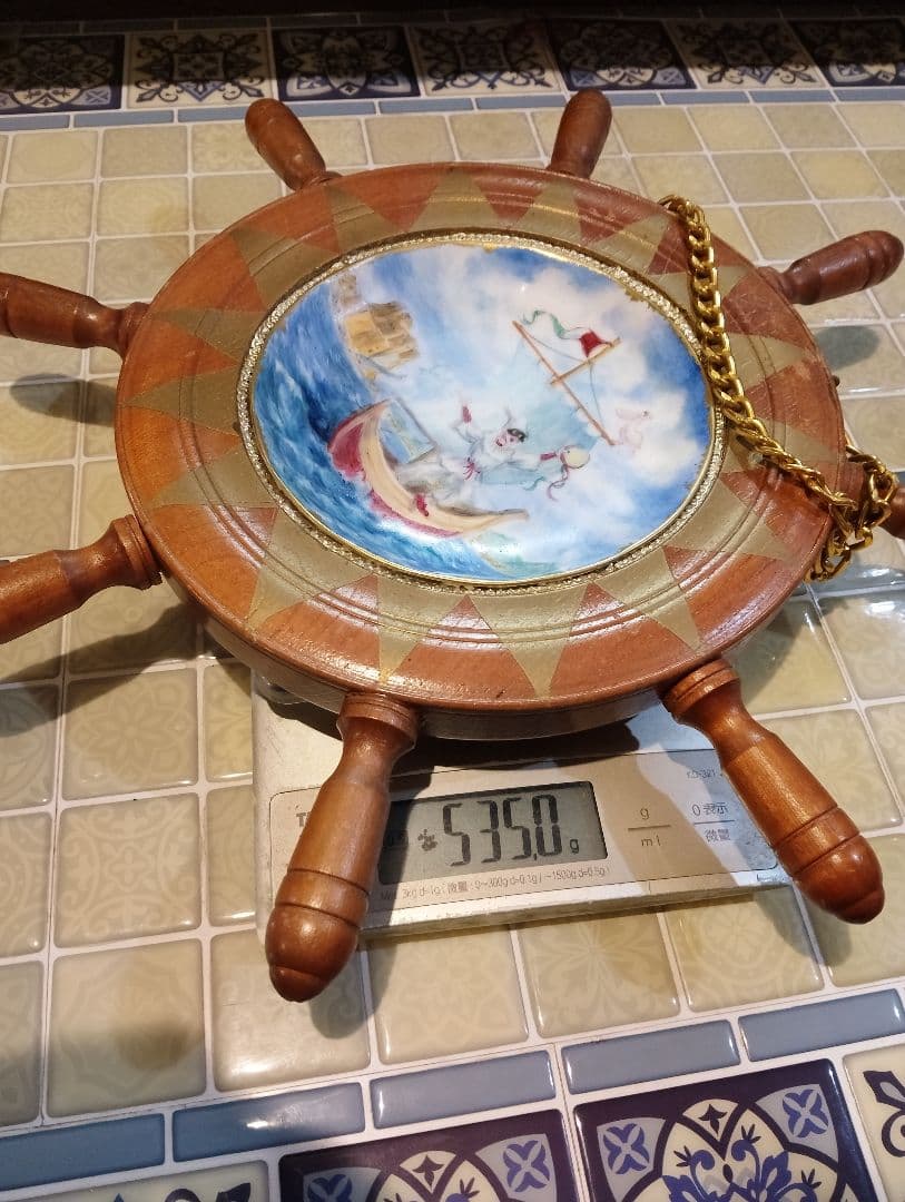 荒川リリーさん作　プルチネッラ　木製ハンドル付き絵皿　デシモーネ　ヴィエトリ