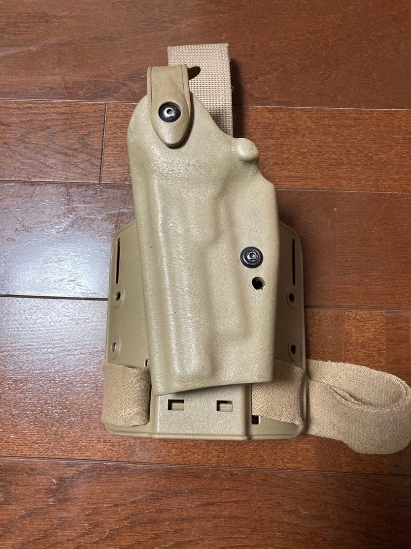 Safariland タンカラー ホルスター（左利き用）