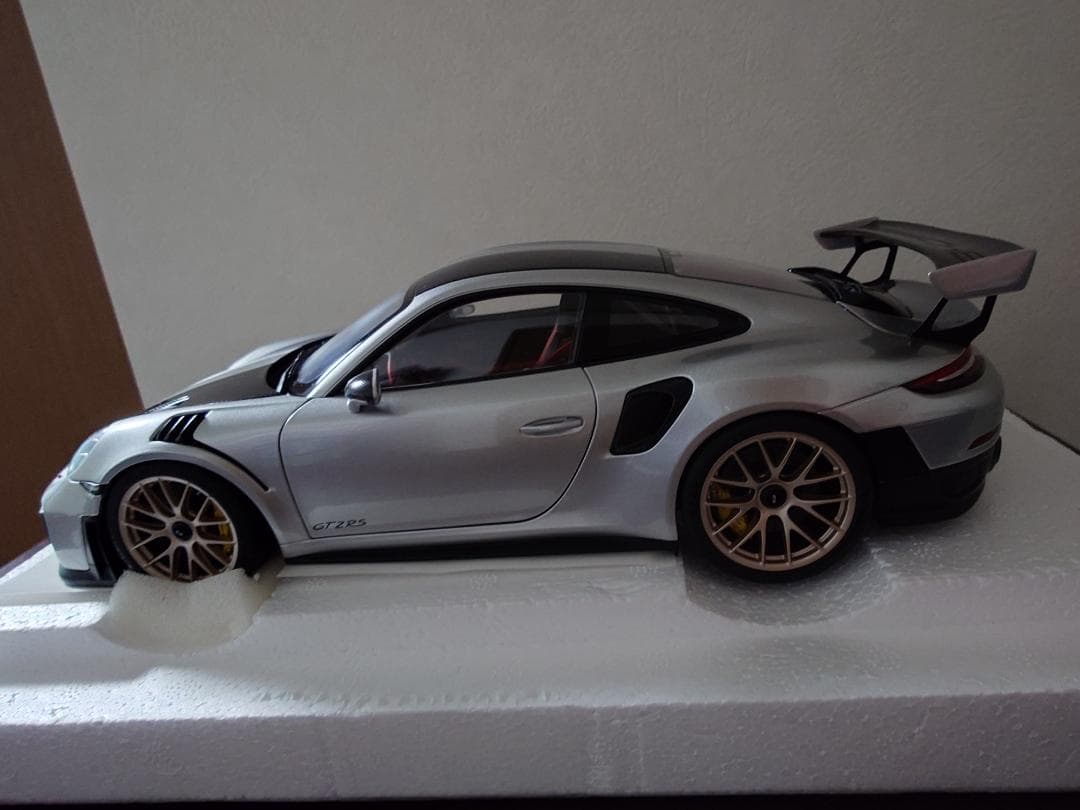オートアート AUTOart 1/18 ポルシェ 911 991 gt2 rs