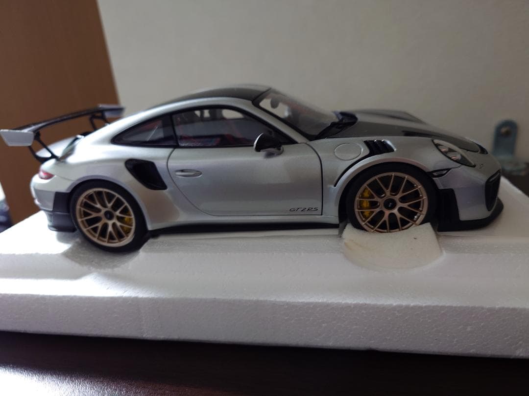 オートアート AUTOart 1/18 ポルシェ 911 991 gt2 rs