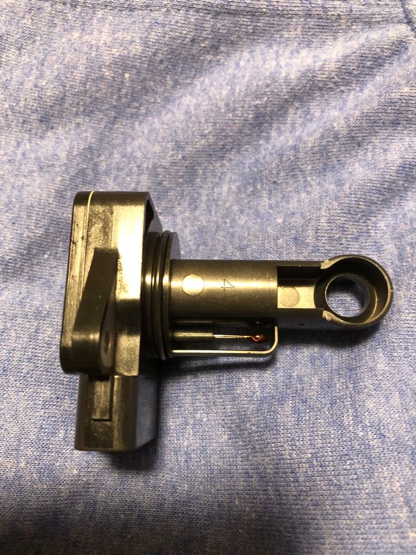 p*o様 トヨタ純正部品エアフロセンサー　22204-22010