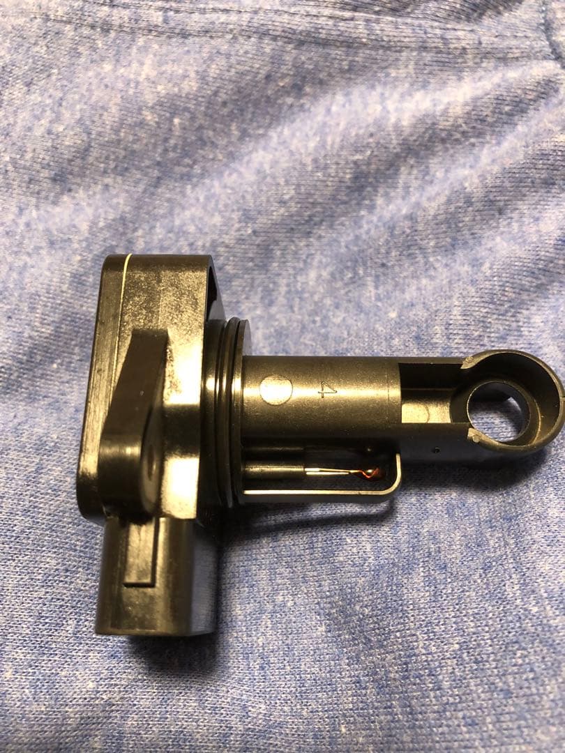 p*o様 トヨタ純正部品エアフロセンサー　22204-22010