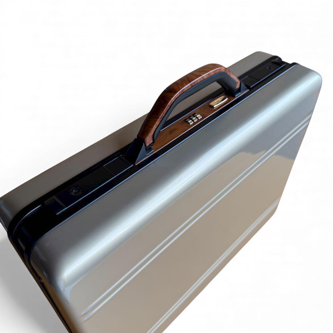 のほほん 　BRIC'S ブリックス　ゴールド ビジネスバッグ　アタッシュ