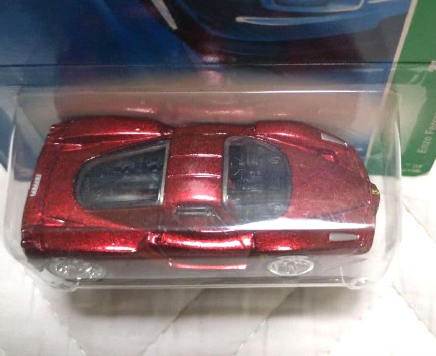 エラー品？ Hot wheels フェラーリ エンツォ スーパートレジャー