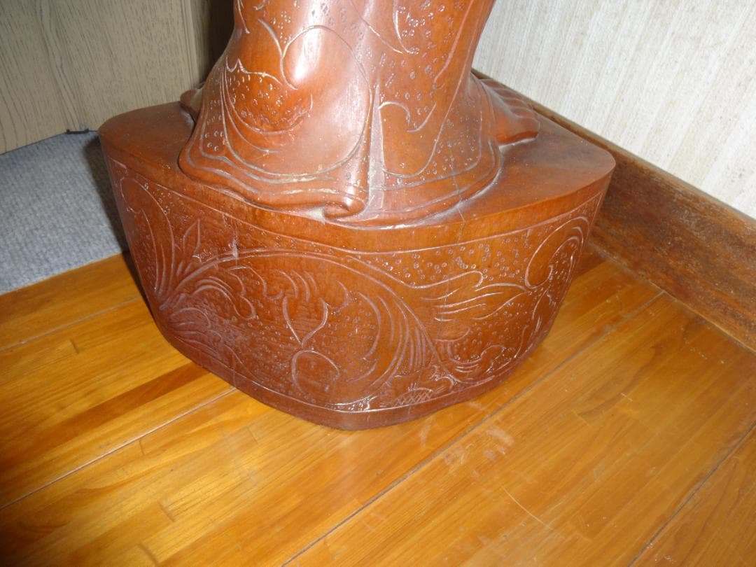 インドネシア　バリ島　木彫り人形（特大） ＊背中の写真、要確認