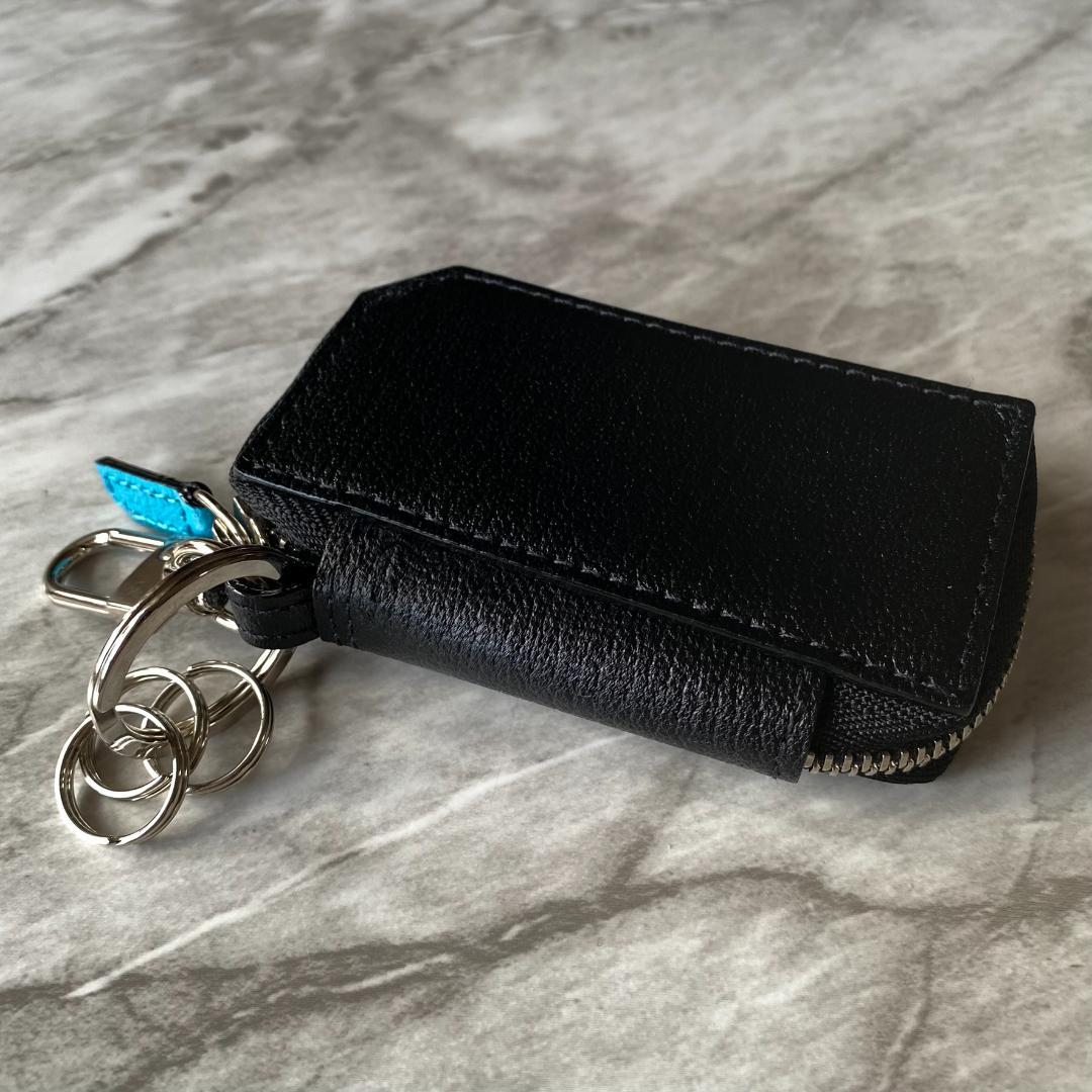 2272【新品 定価15,402円】ラルコバレーノ★キーケース★レザー★本革★黒