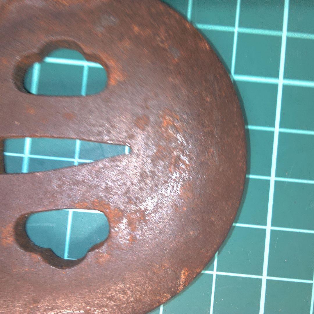 小物１ 波と風の模様の金属製鍔