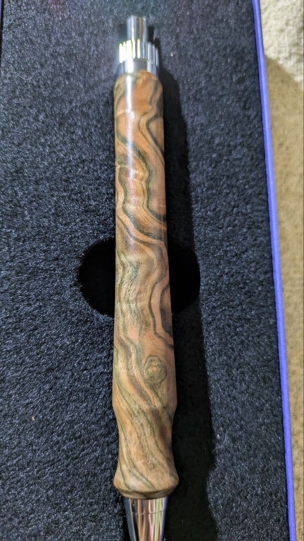 木軸ペン　chry leather　黒檀　瘤杢　オーダー品