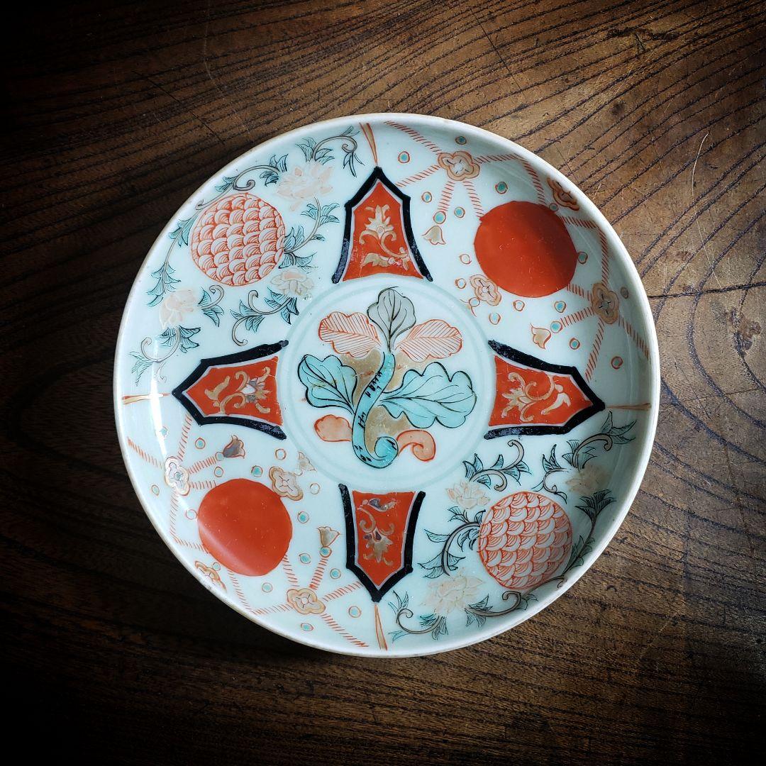 古伊万里　色絵付　中皿　赤絵　薄緑　草文様　希少図　明治　イ号　縁チップ
