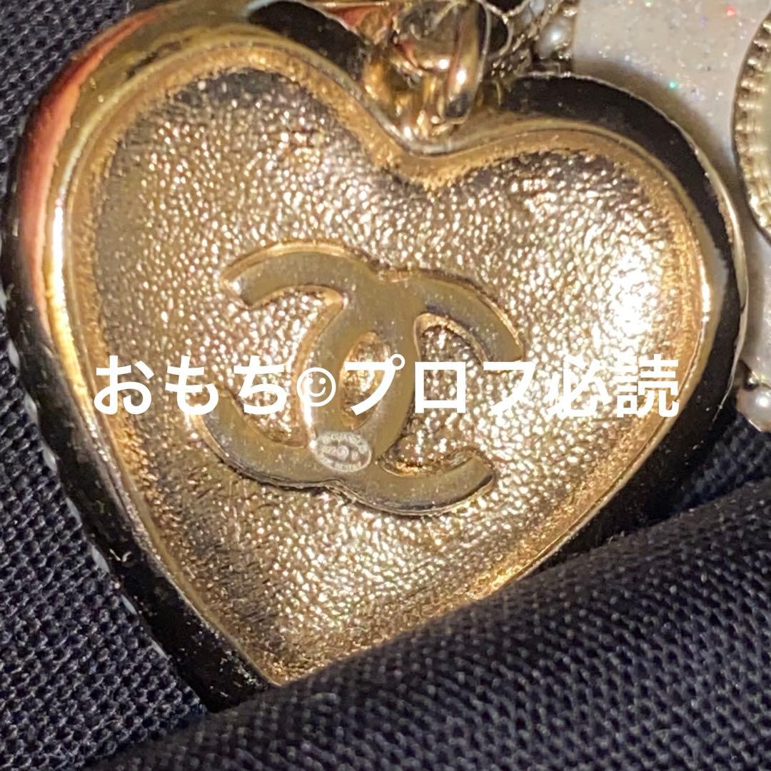 CHANEL 22B ピアス