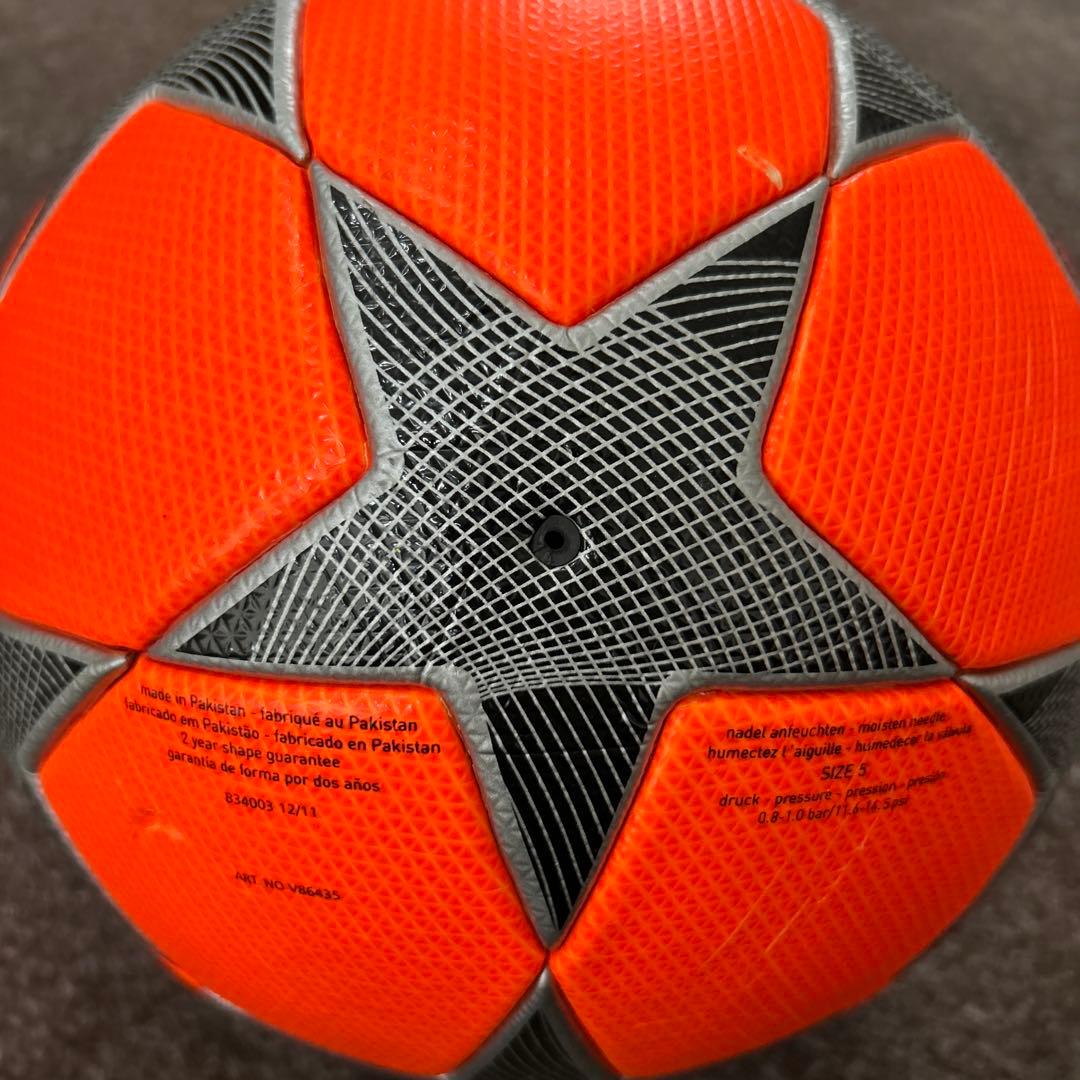 uefa champions league 荒天ボール　非売品　5号球