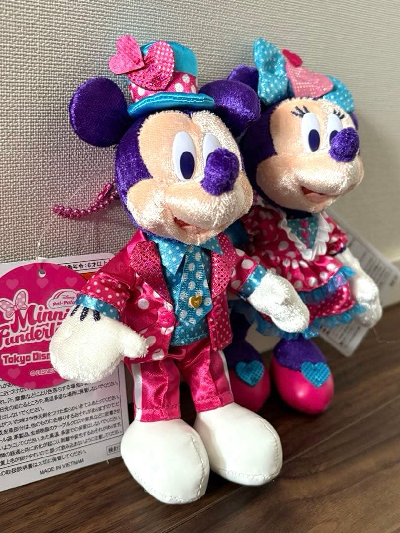 ミニーのパルパルーザ　ぬいぐるみバッジ