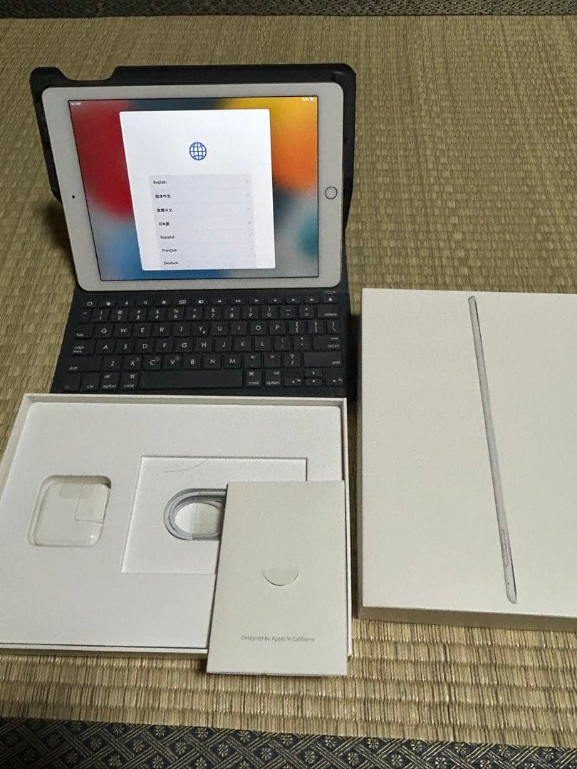 iPad Air2 9.7インチ Logicoolキーボード 完動品