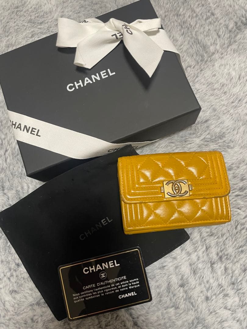 CHANEL イエロー キルティング 三つ折り財布