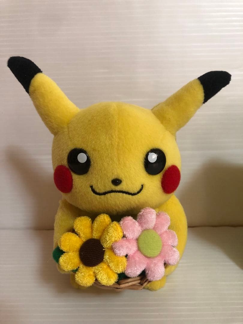 美品　ピカチュウ チコリータ とりかえっこぬいぐるみ ポケモンセンター