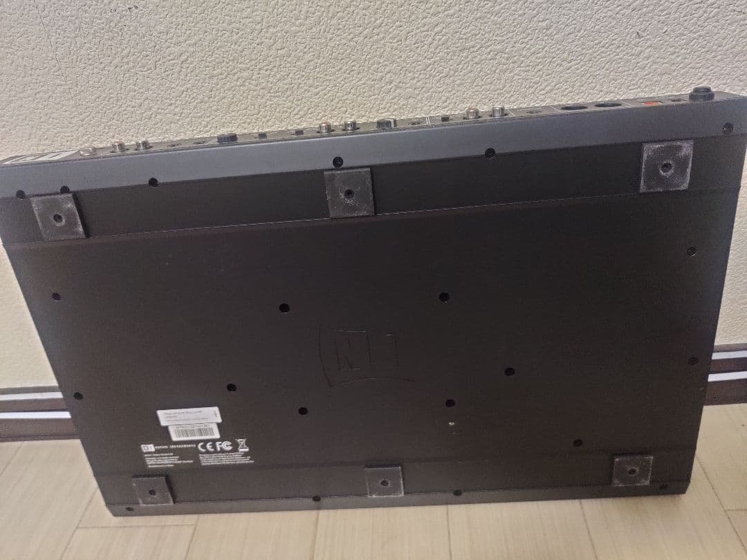 Traktor Kontrol S4 コントローラー