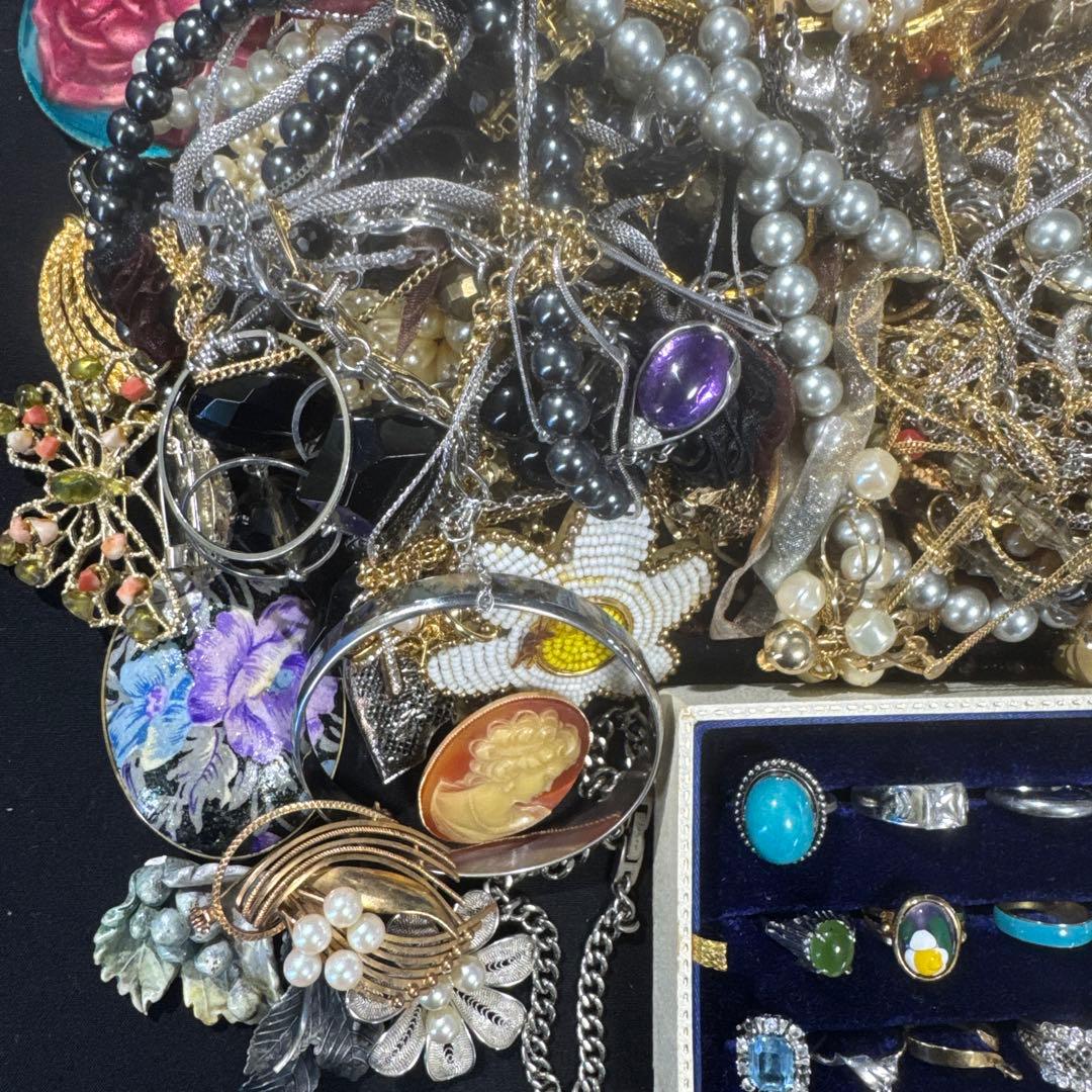 2950★レトロ　アクセサリーまとめ売り★大量★★整理品★遺品