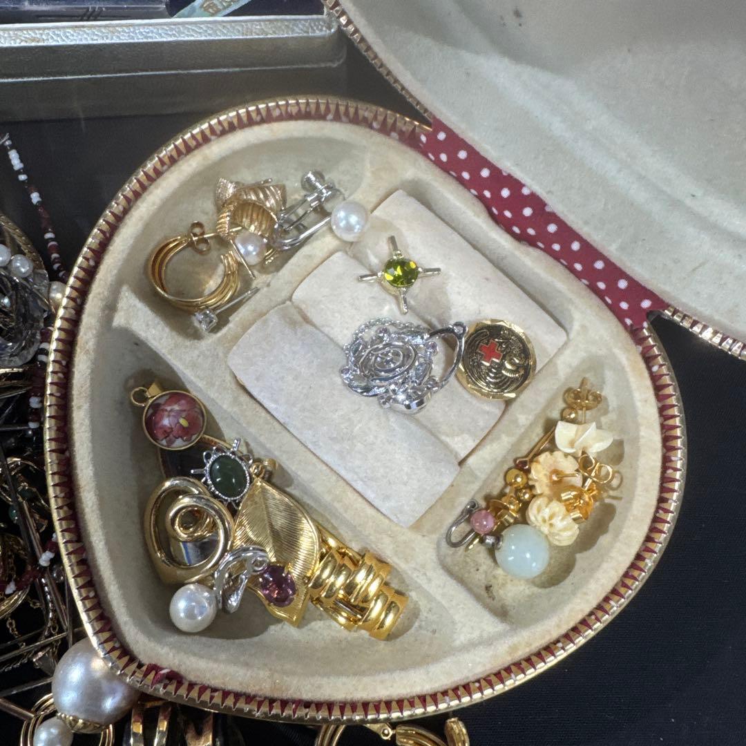 2950★レトロ　アクセサリーまとめ売り★大量★★整理品★遺品